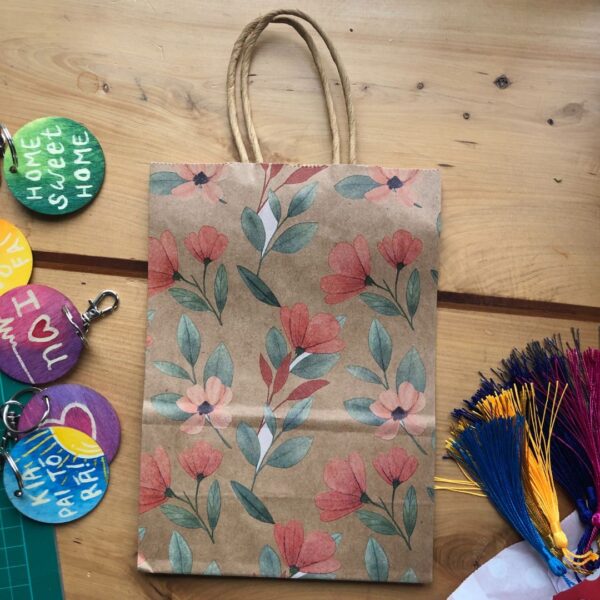 flowers kraft gift bag 21 x 13 cm